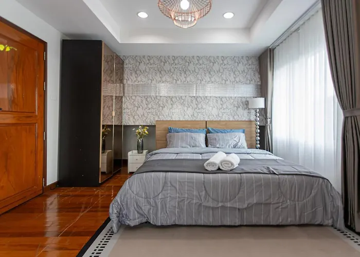 Villa Private Pool Style, Heart In Bkk ,metro,cabaret Show,rca, Jodd Fair,chatuchak *
