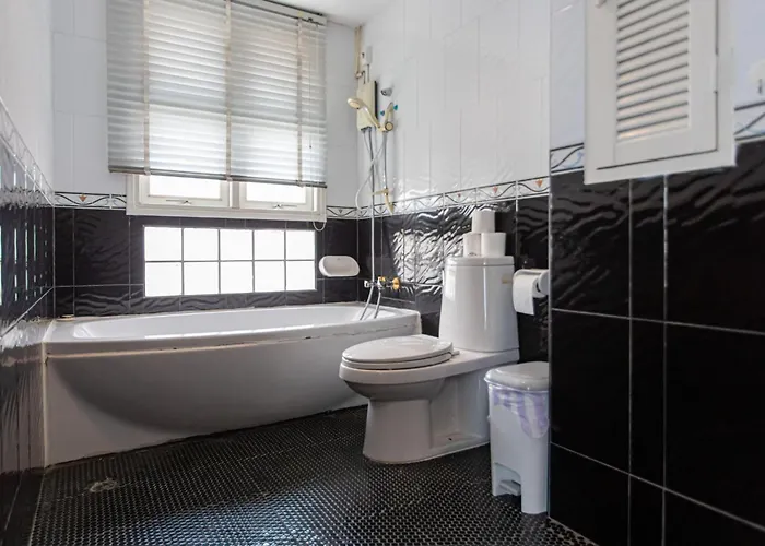 Villa Private Pool Style, Heart In Bkk ,metro,cabaret Show,rca, Jodd Fair,chatuchak Bangkok